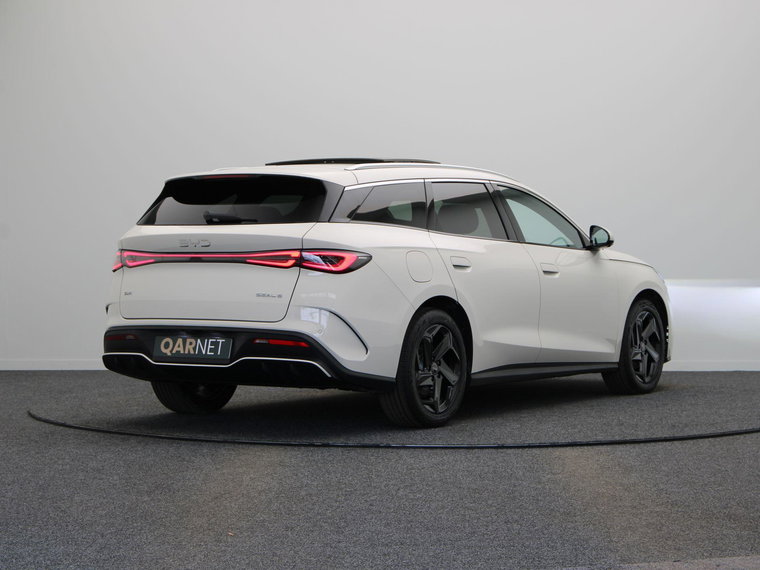 Vehicle Image 16