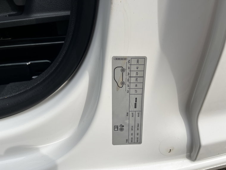 Vehicle Image 42