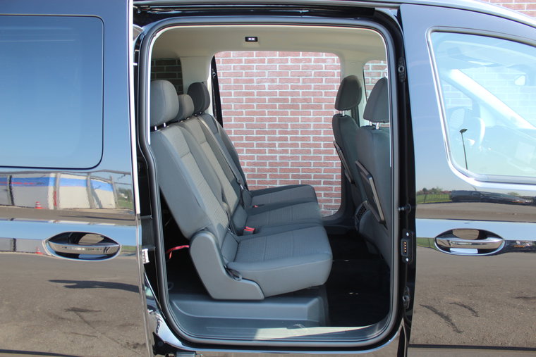 Vehicle Image 23