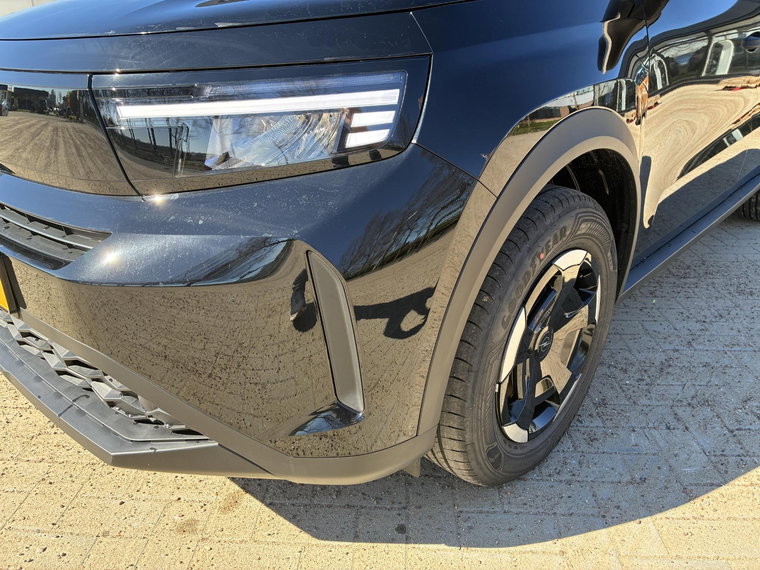 Vehicle Image 22