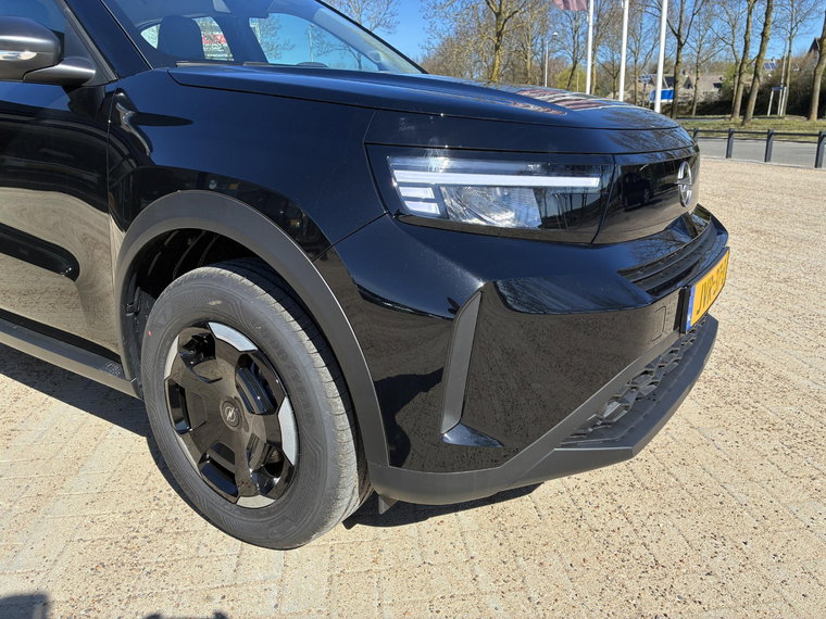 Vehicle Image 24
