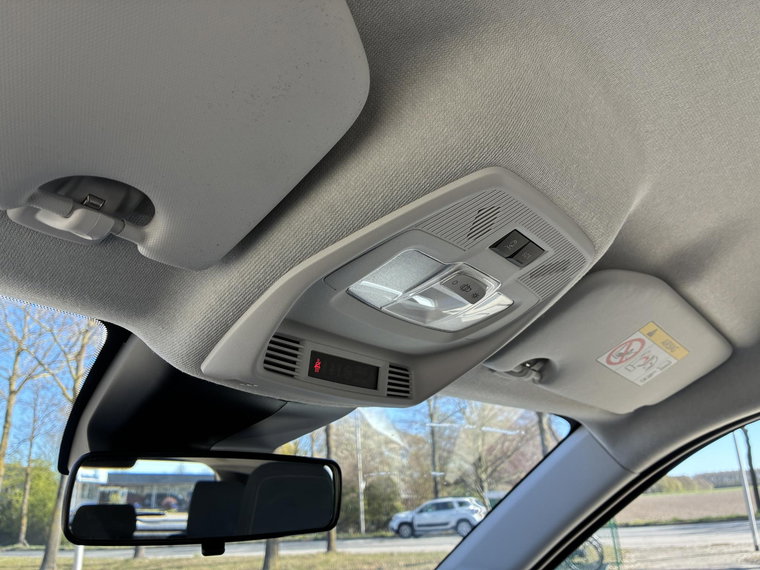 Vehicle Image 37
