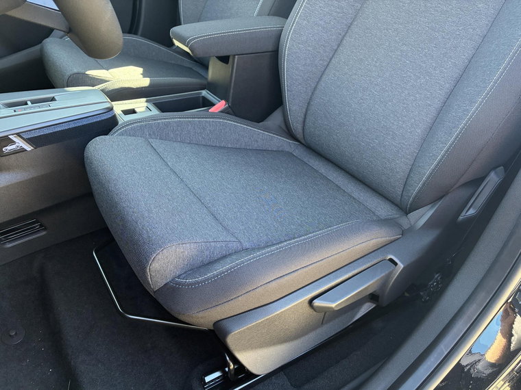 Vehicle Image 38