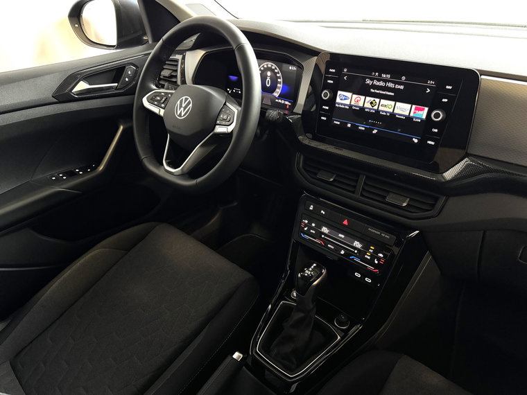 Vehicle Image 32