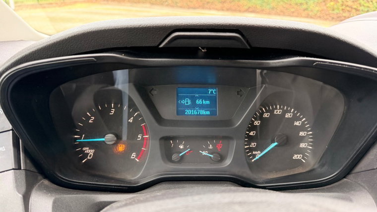 Vehicle Image 25