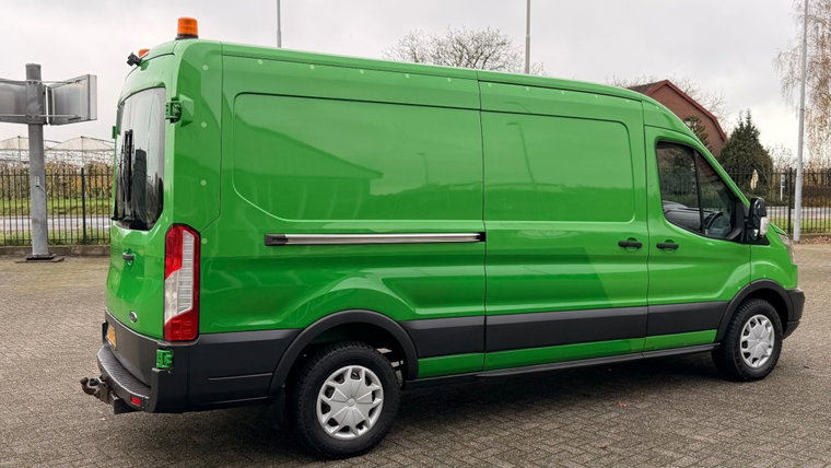 Vehicle Image 9