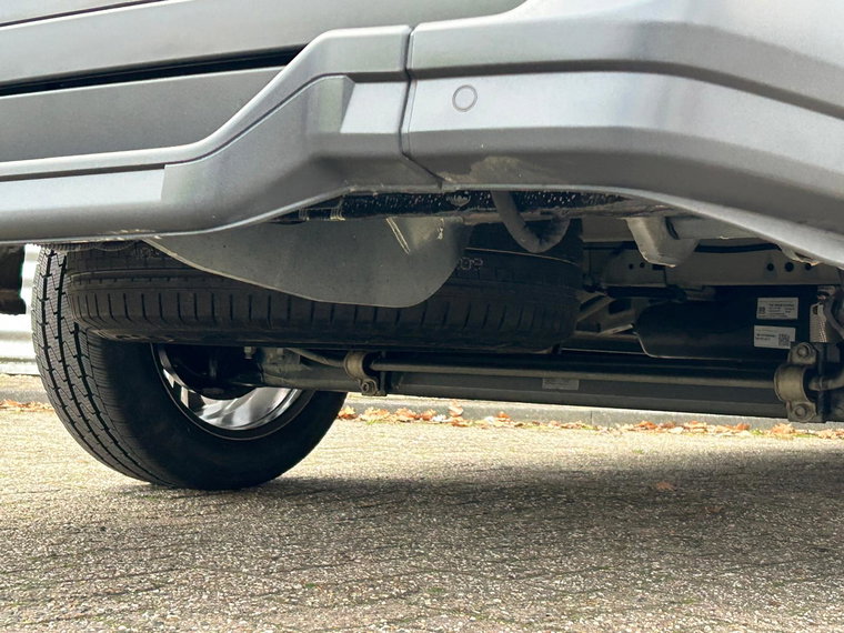 Vehicle Image 35
