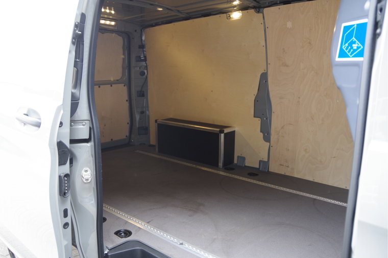 Vehicle Image 38