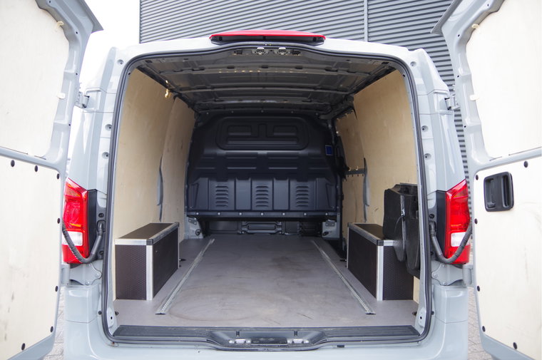 Vehicle Image 9