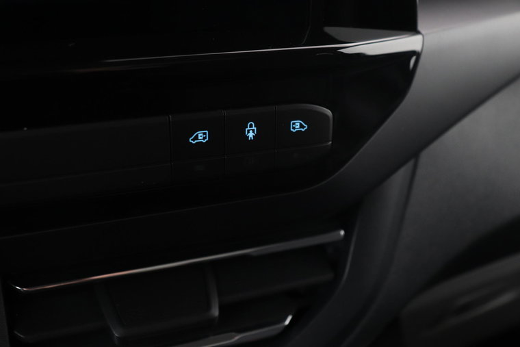 Vehicle Image 38
