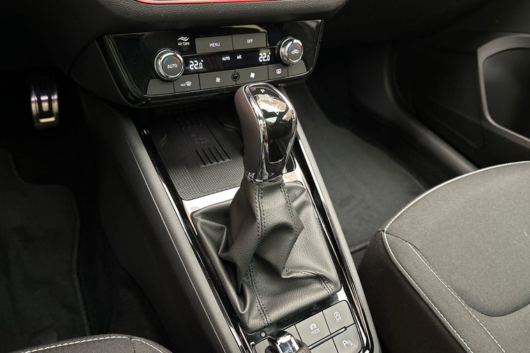 Vehicle Image 32