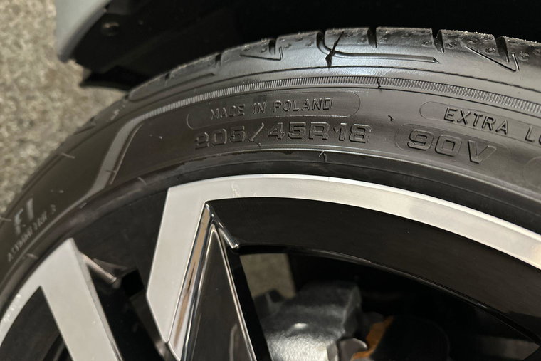 Vehicle Image 36
