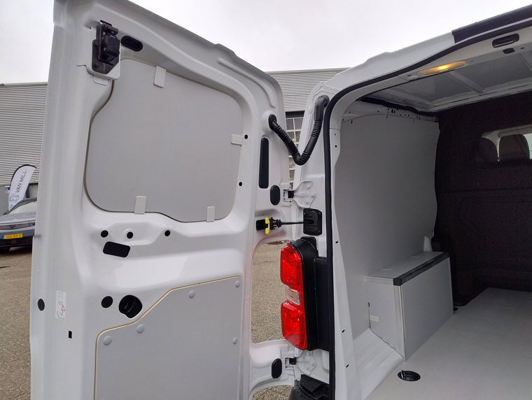Vehicle Image 19