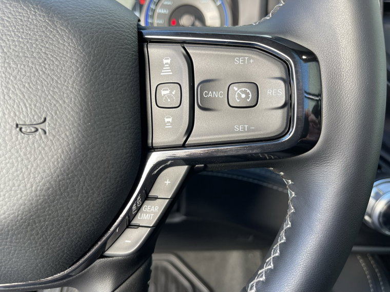 Vehicle Image 29