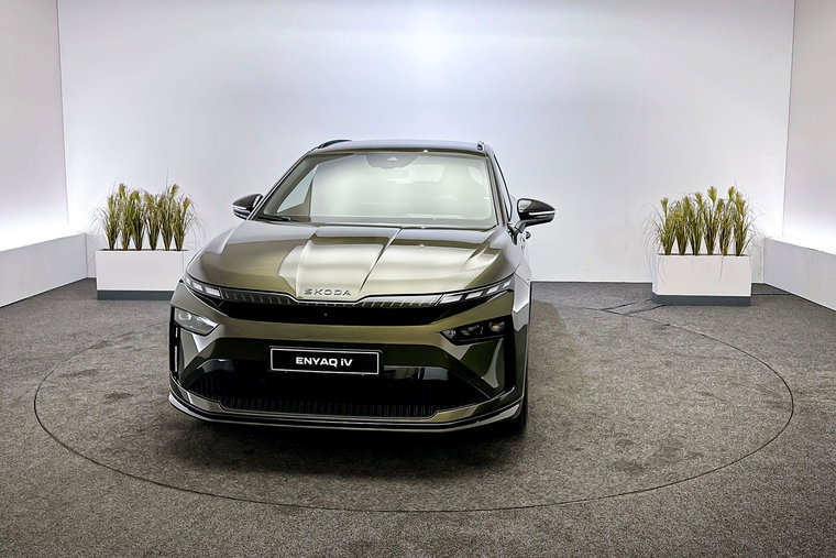 Vehicle Image 8