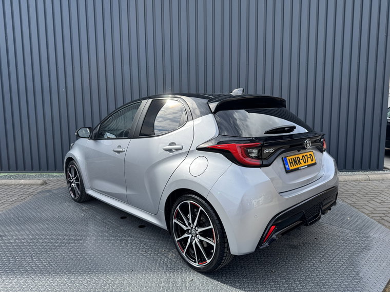 Vehicle Image 16