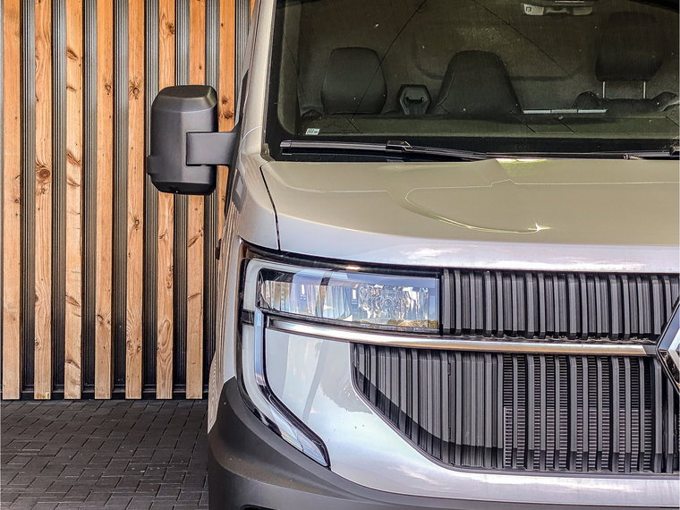 Vehicle Image 32