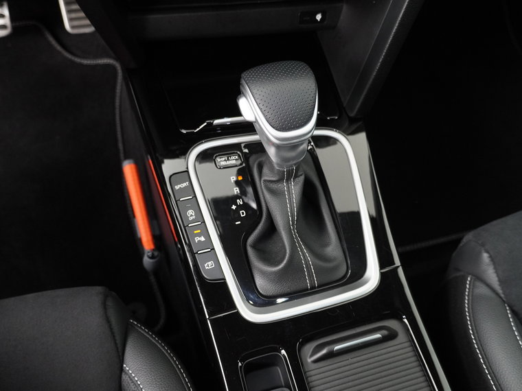 Vehicle Image 32