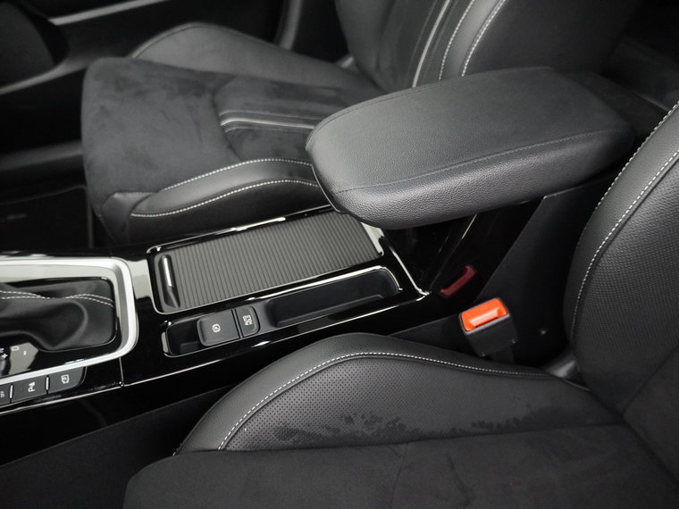 Vehicle Image 33