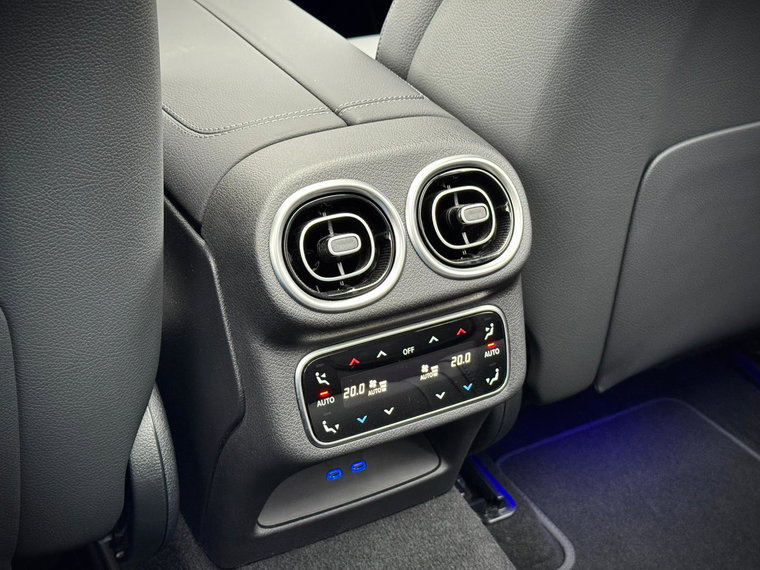 Vehicle Image 42