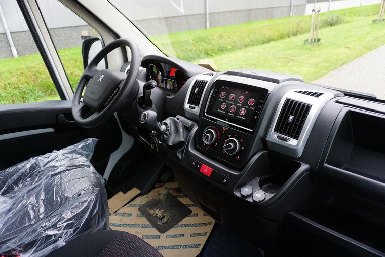 Vehicle Image 31