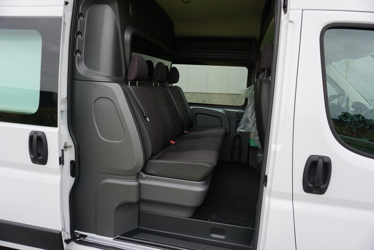 Vehicle Image 37