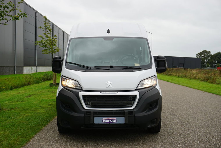 Vehicle Image 43