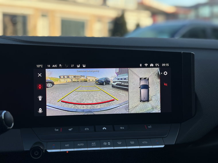 Vehicle Image 35