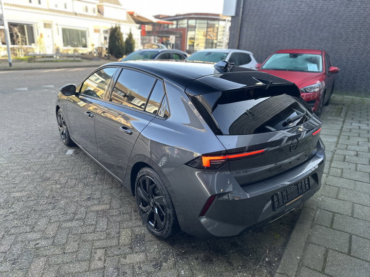 Vehicle Image 38