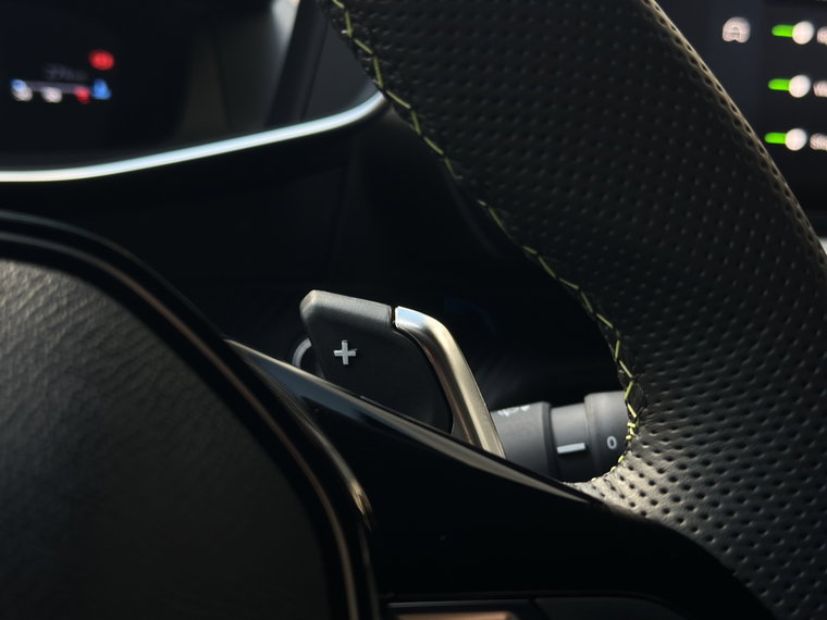 Vehicle Image 32