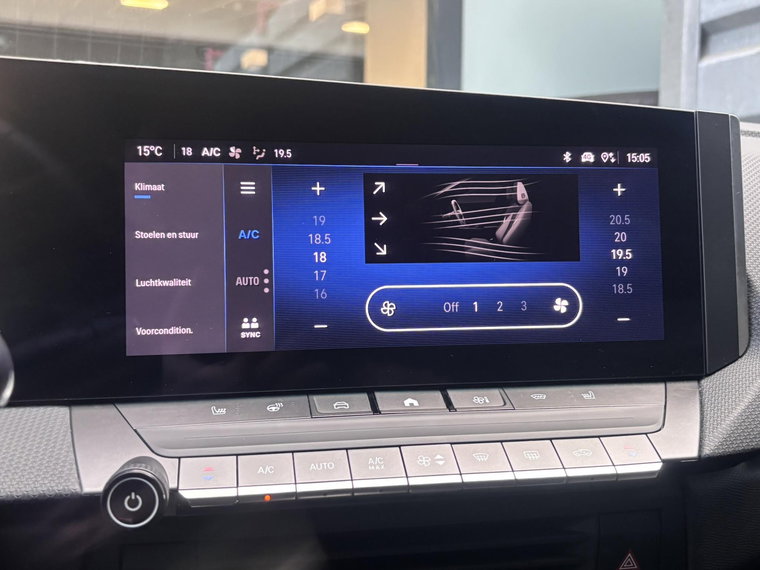 Vehicle Image 43