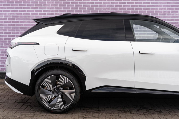 Vehicle Image 21