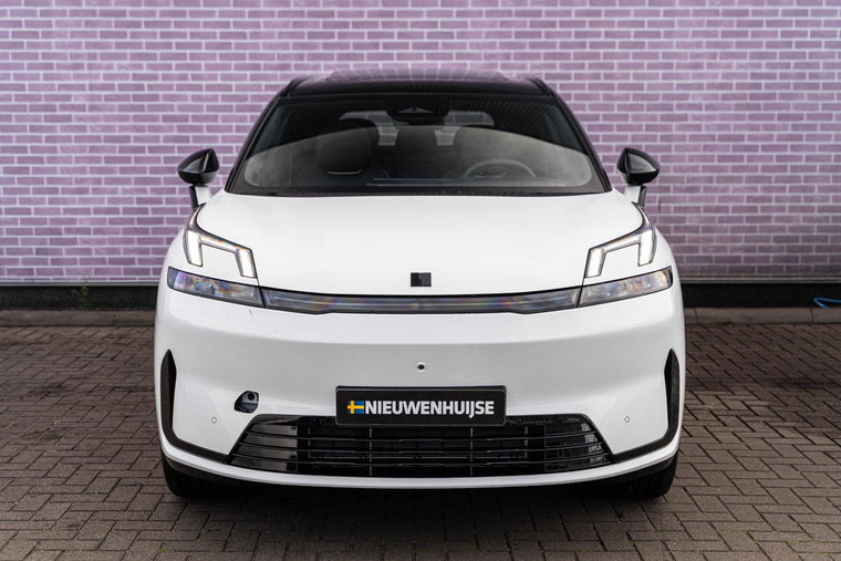 Vehicle Image 9