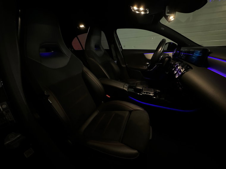 Vehicle Image 32