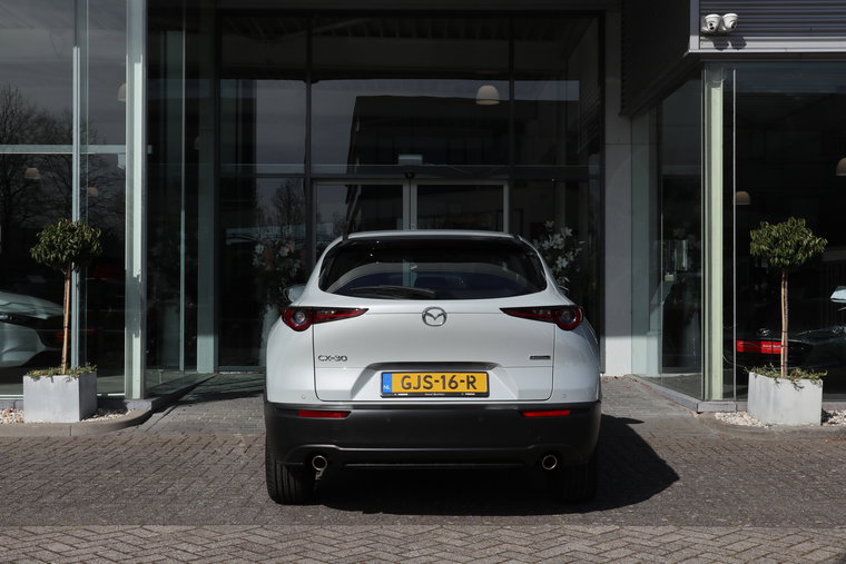 Vehicle Image 25
