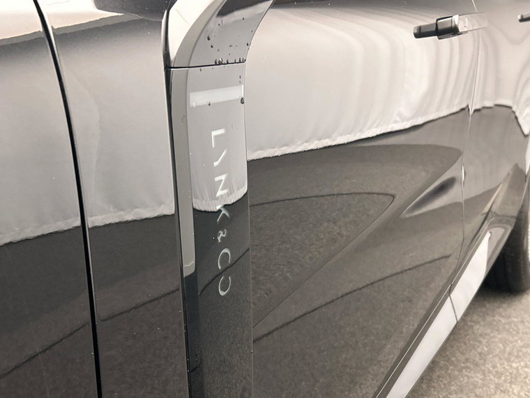 Vehicle Image 30