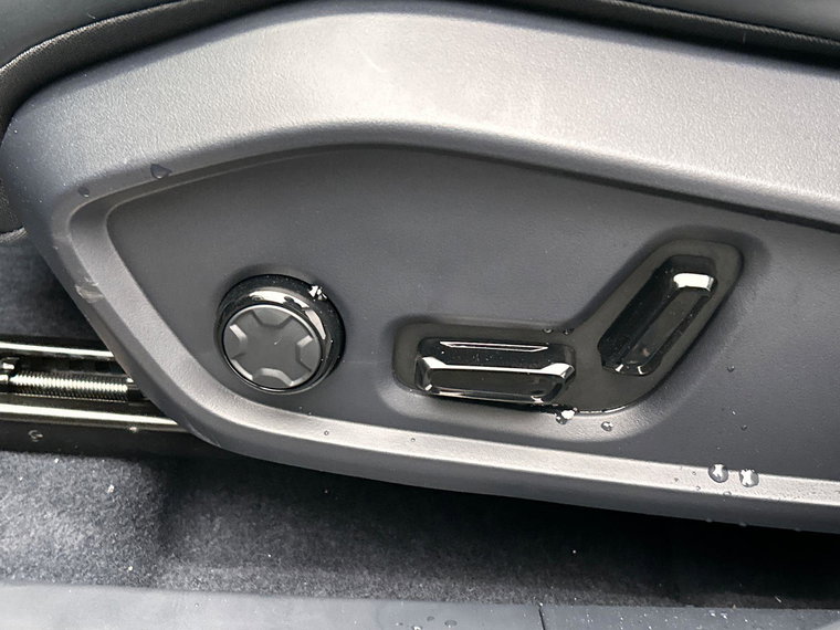 Vehicle Image 48