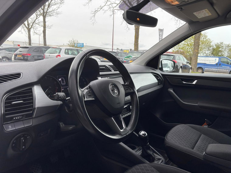 Vehicle Image 24