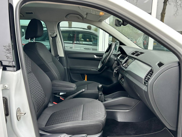 Vehicle Image 31