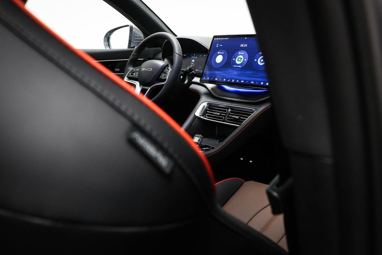 Vehicle Image 13