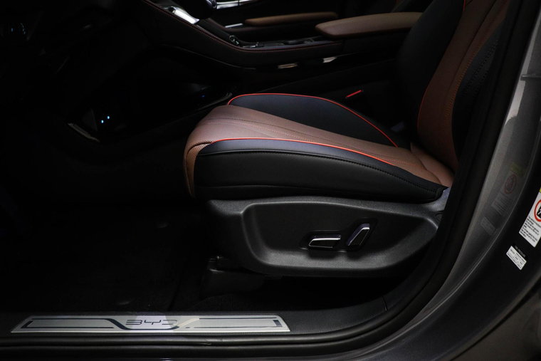 Vehicle Image 33