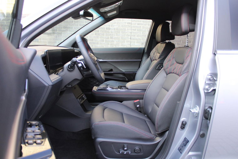 Vehicle Image 13