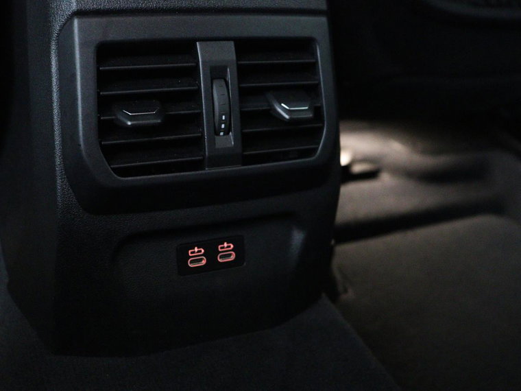 Vehicle Image 34