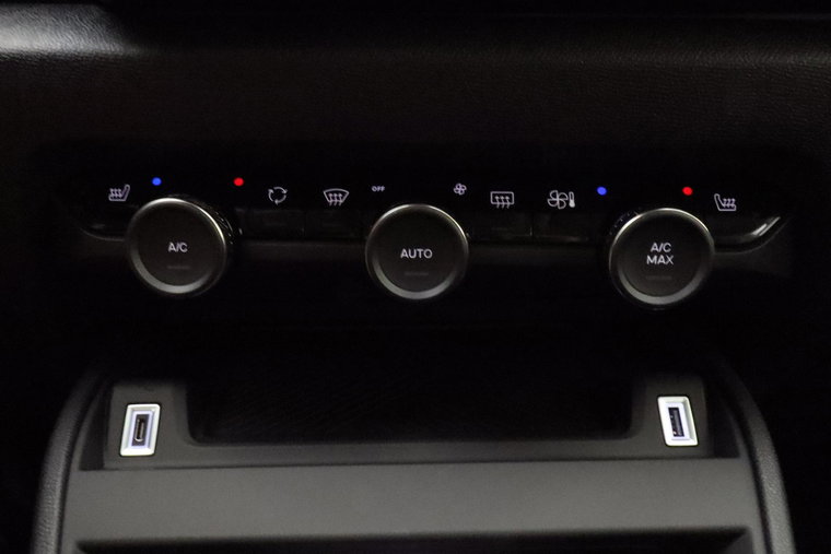 Vehicle Image 26