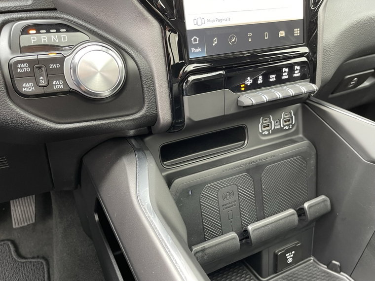 Vehicle Image 24