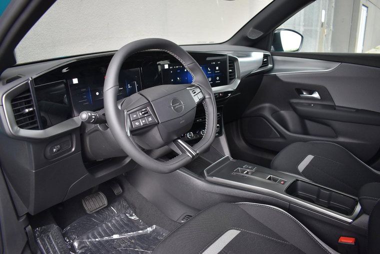 Vehicle Image 15