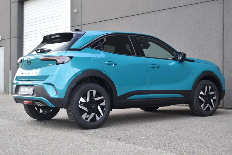 Vehicle Image 4