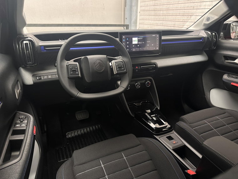 Vehicle Image 14