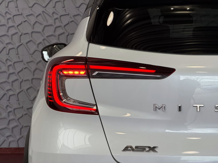 Vehicle Image 35