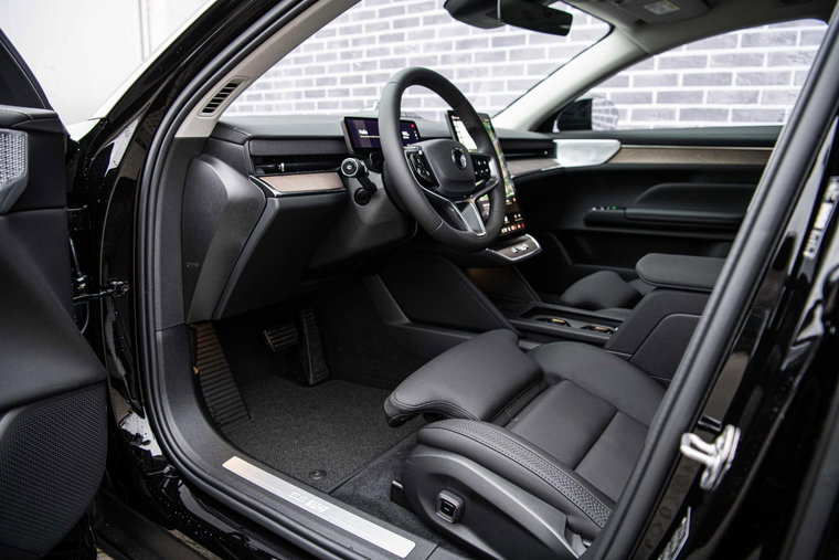 Vehicle Image 18